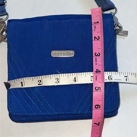 Baggallini Womens Blue Water Resistance Nylon Crossbody Travel Vacation Purse - Picture 6 of 9